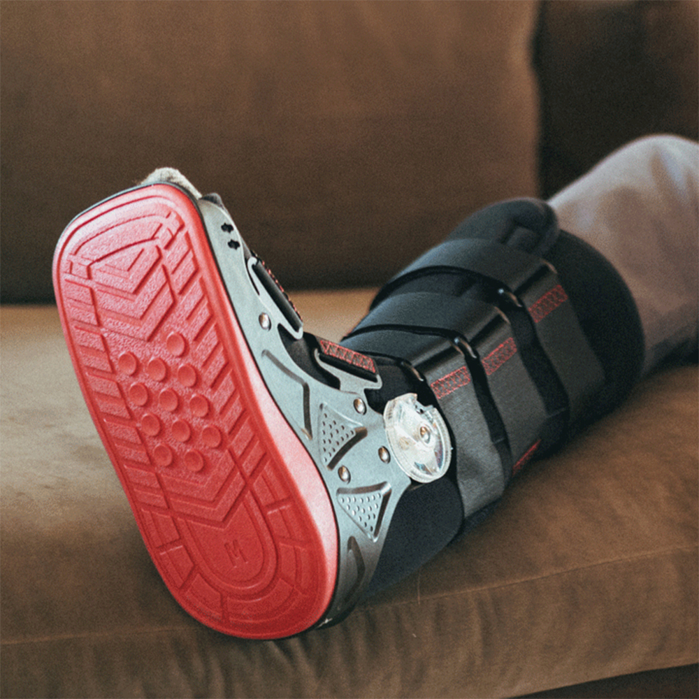 Foot braces - Donjoy Maxtrax Xcel Rom High Standard Articulated Boot Foot Brace