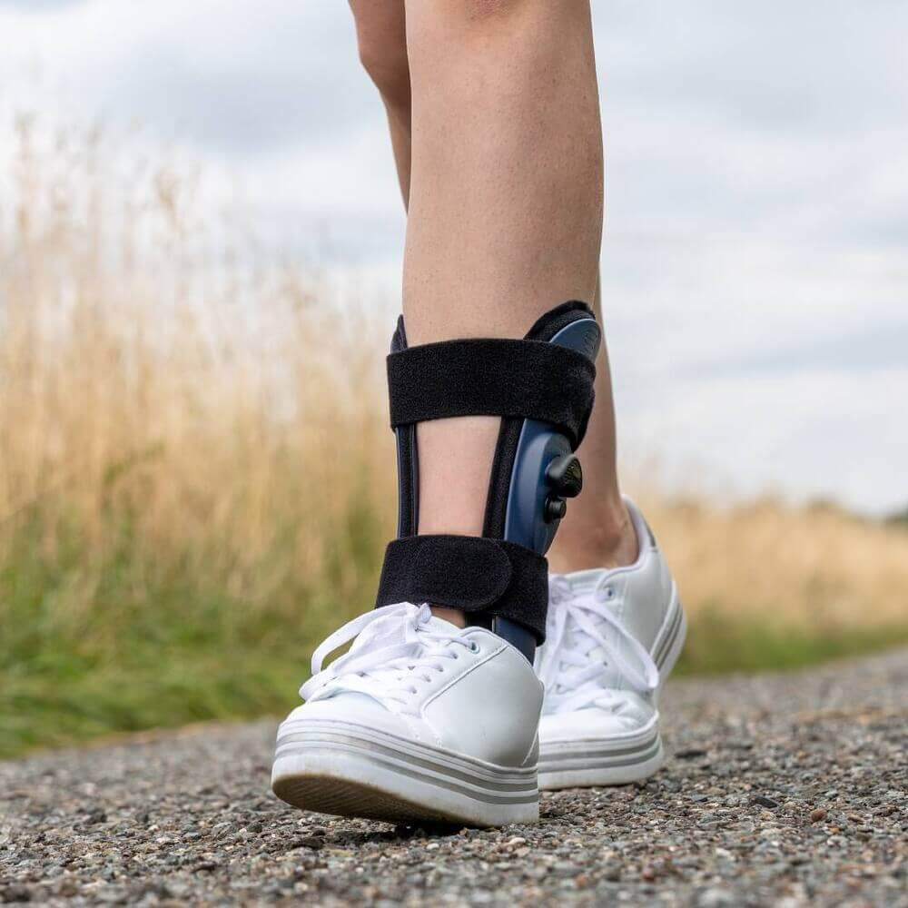 Ankle braces - Bauerfeind Airloc Universal Rigid Bivalve Stabilizing Ankle Brace