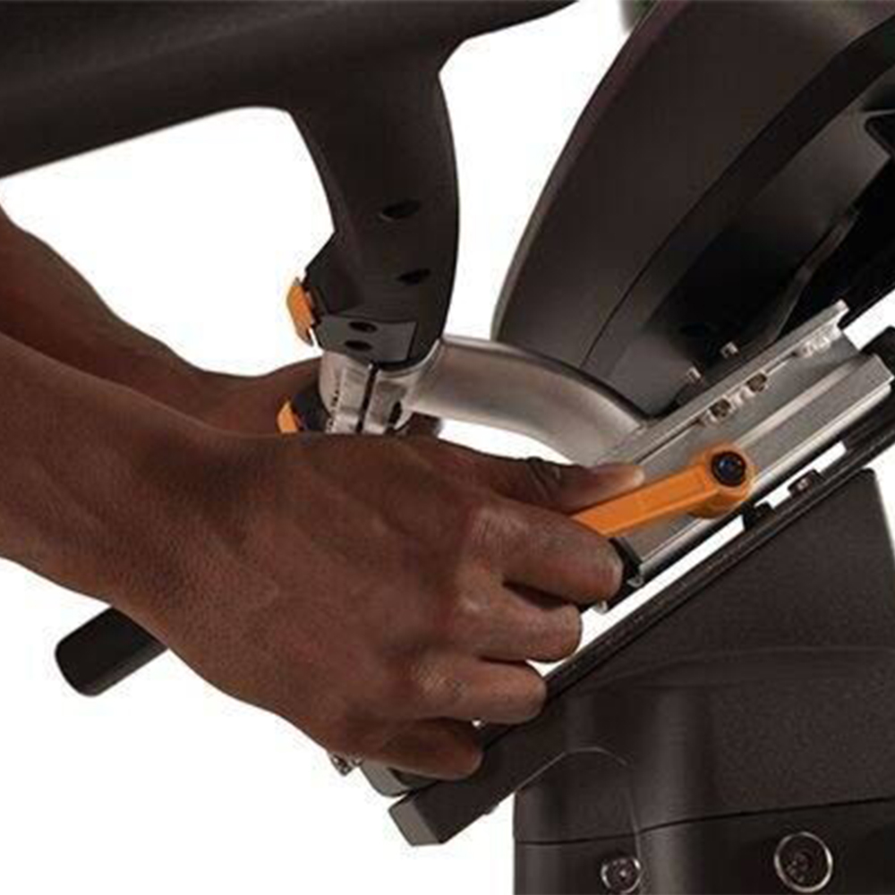 Exercise bikes/pedal trainers - Matrix U50 Upright Gym Bike With Xur Console