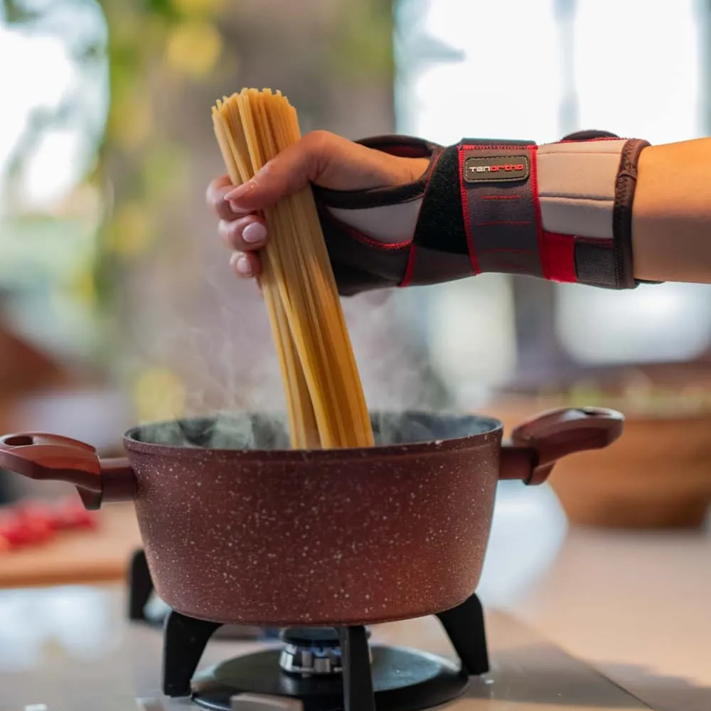 Wrist Braces - Tenortho Manutonic Ambidextrous Modular Splinted Wrist Brace In Carbon