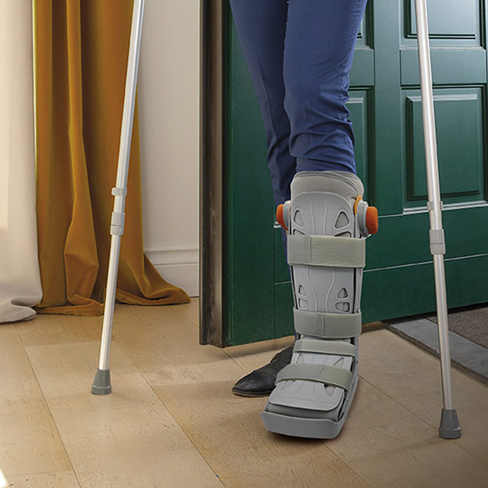 Foot braces - Ro+Ten Aistep Tight Walker Rigid Boot Brace With Inflatable Padding